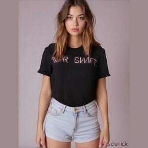 Taylor Swift 1989 Tour T-shirt - Small